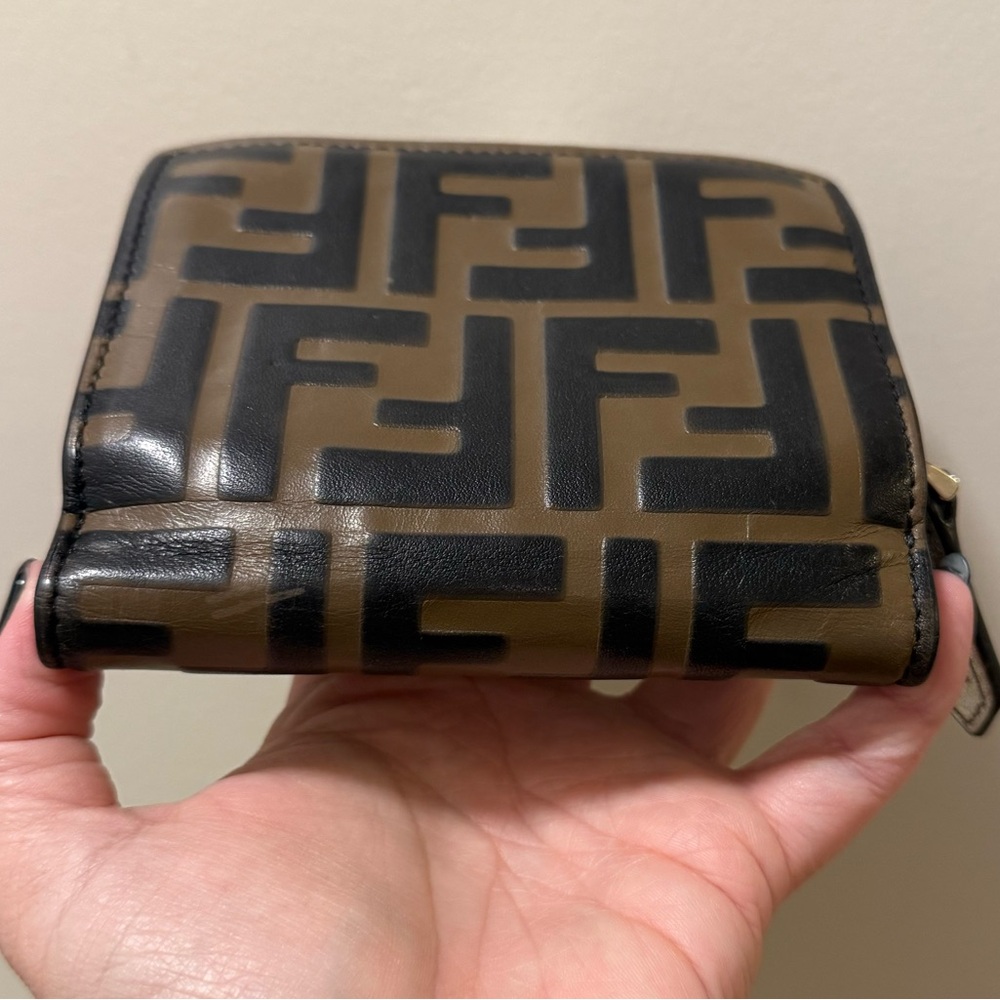 *RARE* FENDI - Zucca Embossed Compact Wallet - Picture 6 of 10